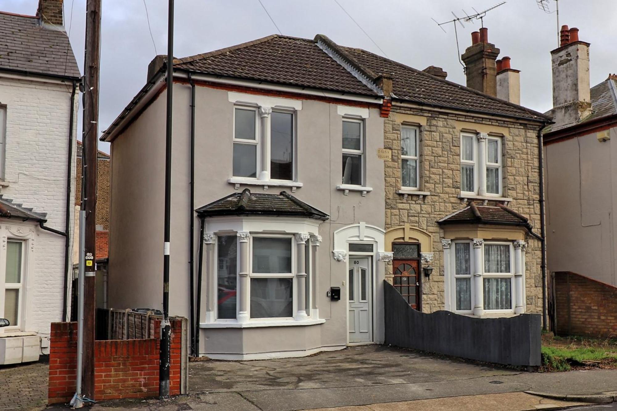 Beautiful Spacious Four Bedroom House With Parking For 2 Cars, 5 Minute Walk To Southend Station Exterior photo